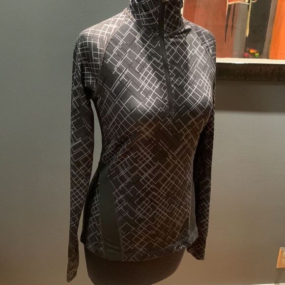 Tek Gear black/gray geometric print 1/4 zip athleisure top, XS - Picture 2 of 7